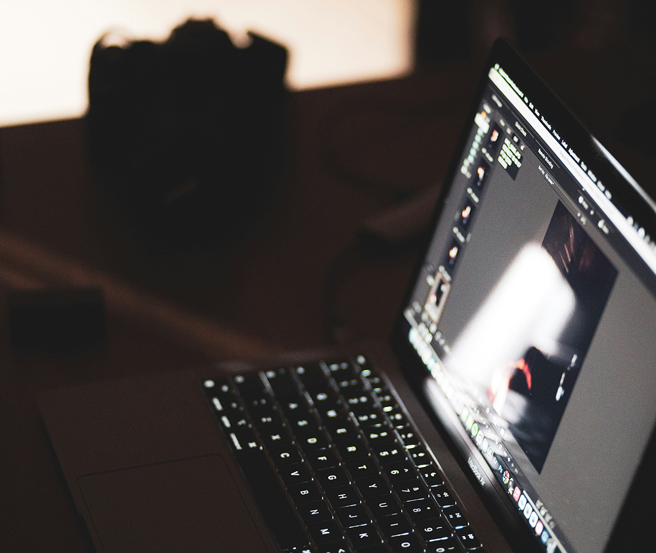 Visuel Ordinateur pour formation professionnelle sur la Chromie Photo